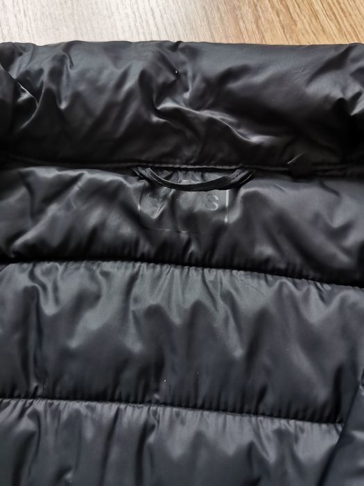 Kurtka przejściowa puchowa pikowana czarna 4F damska rozmiar S