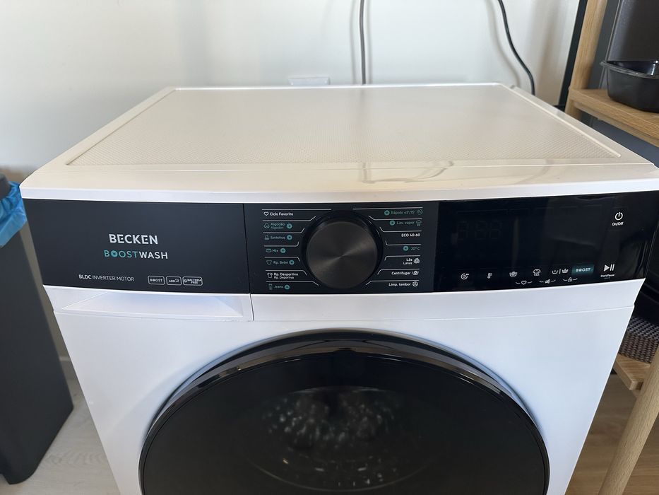 Máquina de Lavar Roupa BECKEN 8 kg
