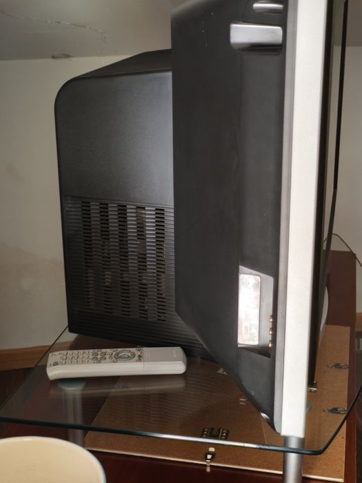 TV Samsung modelo Slim antigo