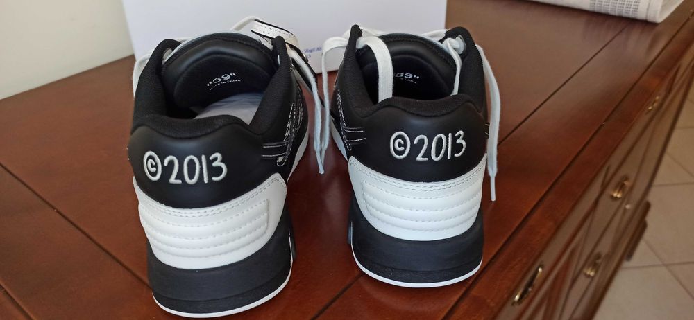 (r. 39) OFF-WHITE Out Of Office OOO Low Tops Logic Logo Black White