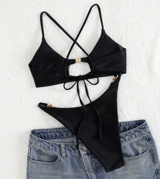 купальник чорний