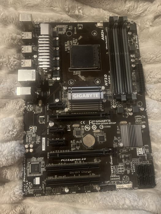 Материнская плата  Gigabyte GA-970A-DS3P