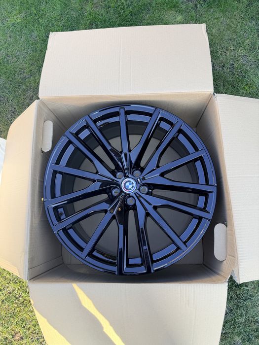 Нові Оригінальні ДИСКИ BMW X5 G05 R22 X6 G06 R22 M-paket 742m style .