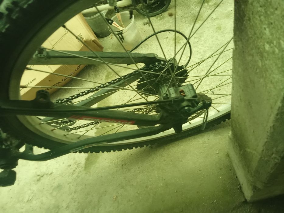 Vendo bicicleta  semi nova.