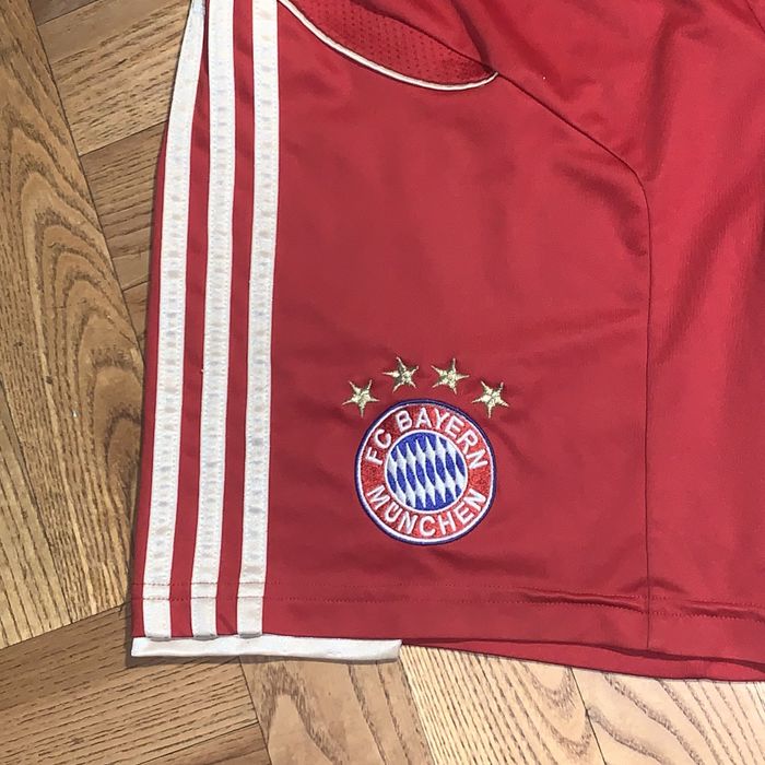Młodzieżowe piłkarskie spodenki Adidas Climacool Bayern München