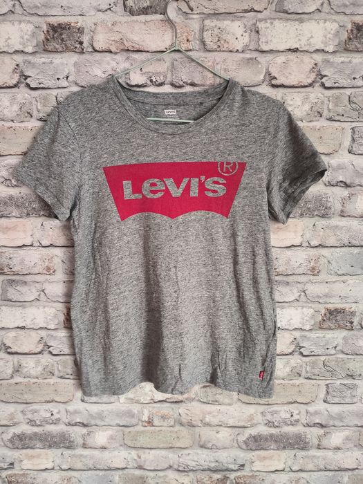 Piękny t-shirt levis