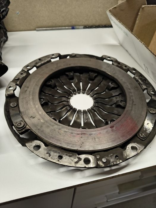 Koło dwumasowe + sprzęgło Nissan, Laguna 2,0 140KM benzyna