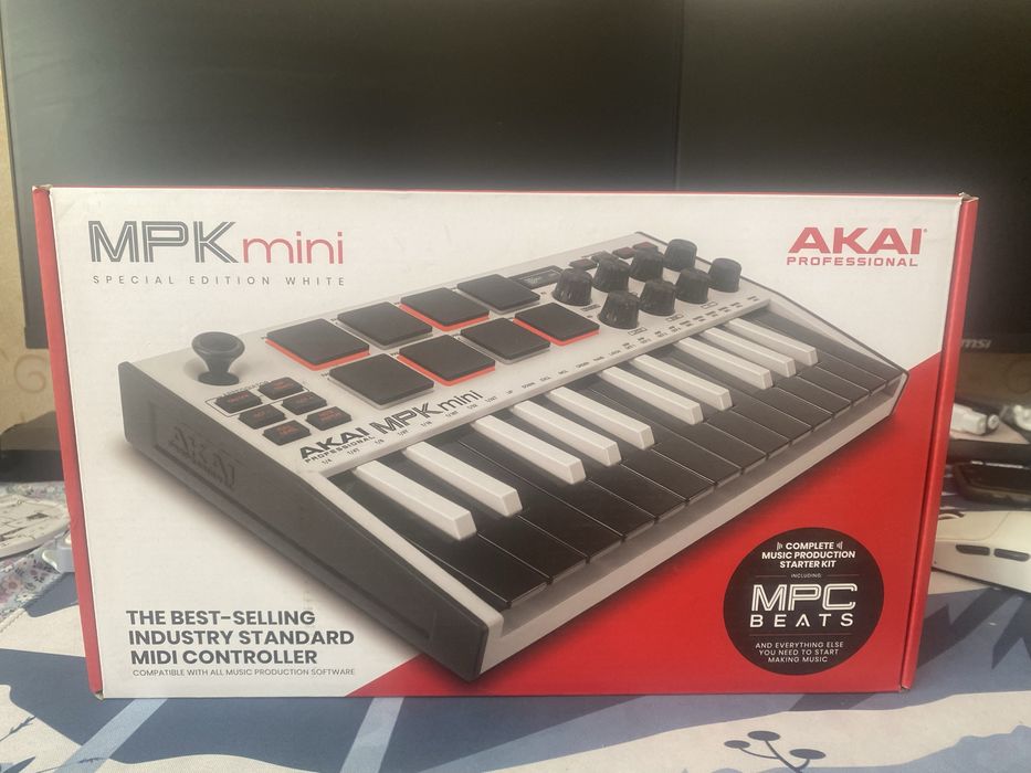 Продаю MIDI-клавиатуру и кейкапы