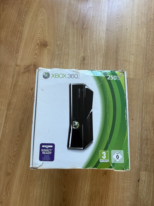 Xbox 360 oryginalna kosnoal sprawna w kartoniku sprawna bez wad 250gb pad oryginalny pelne okablwoanie tylko odbior osbistu !