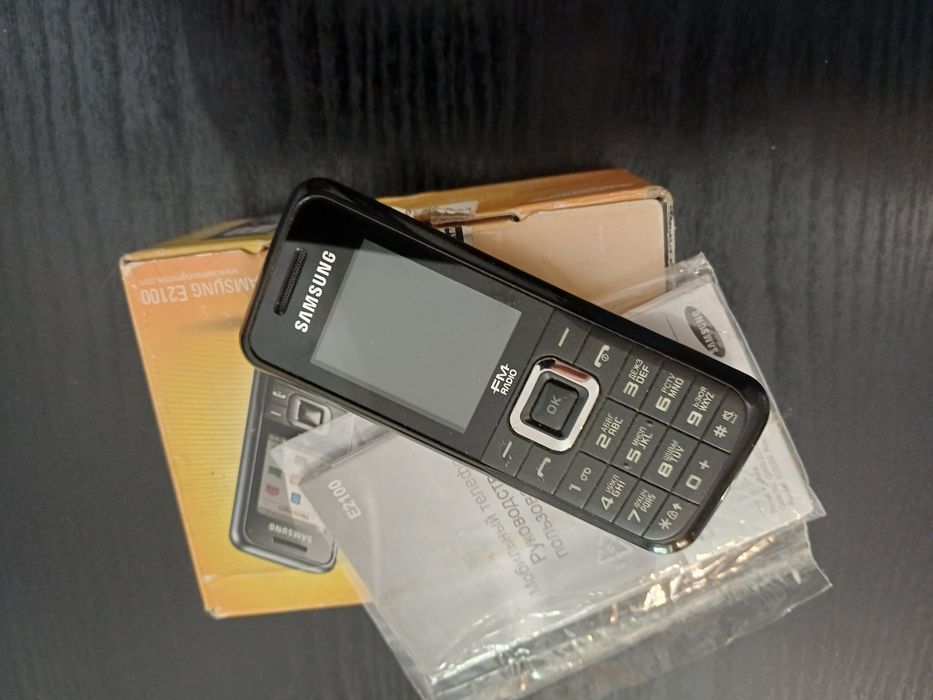 Кнопочный телефон Samsung E2100, требует диагностики