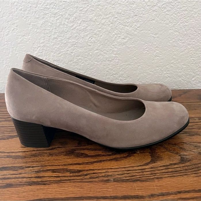 Жіночі туфлі на підборах ECCO Classic 35нубук