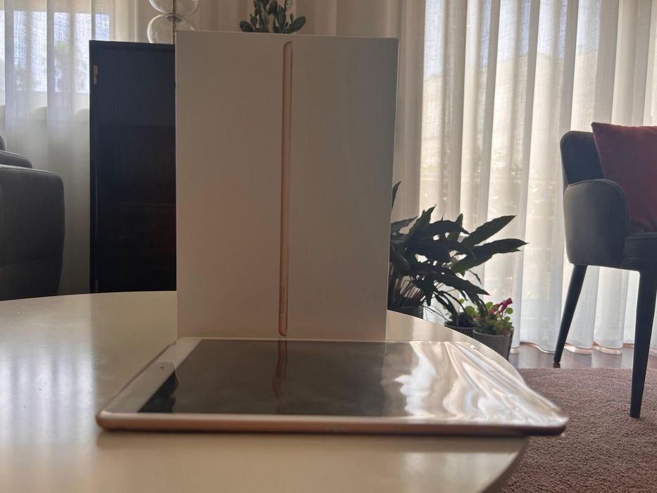Ipad 8.ª  Geração (Rosa) - Impecável e Pronto a Usar