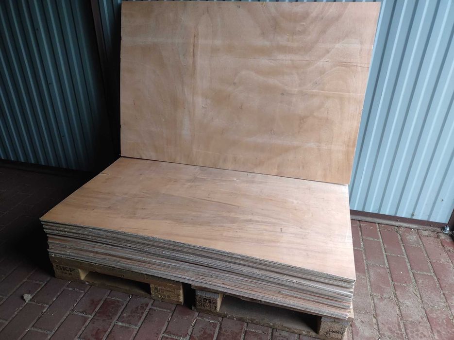 Sprzedam 90 szt. płyt sklejka 120/80cm, grubość 10mm