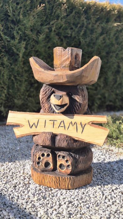 Sprzedam misia rzeźbionego z drewna.