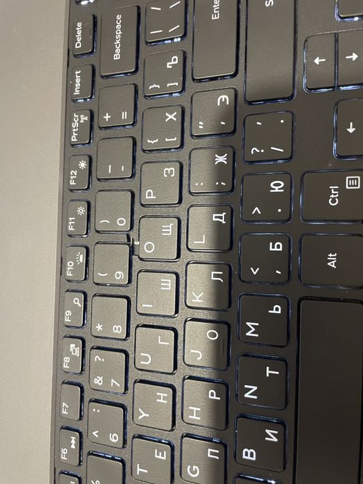 Ноутбук Dell Inspiron 5758  Intel Core 17-5500U RAM 8 SSD 256