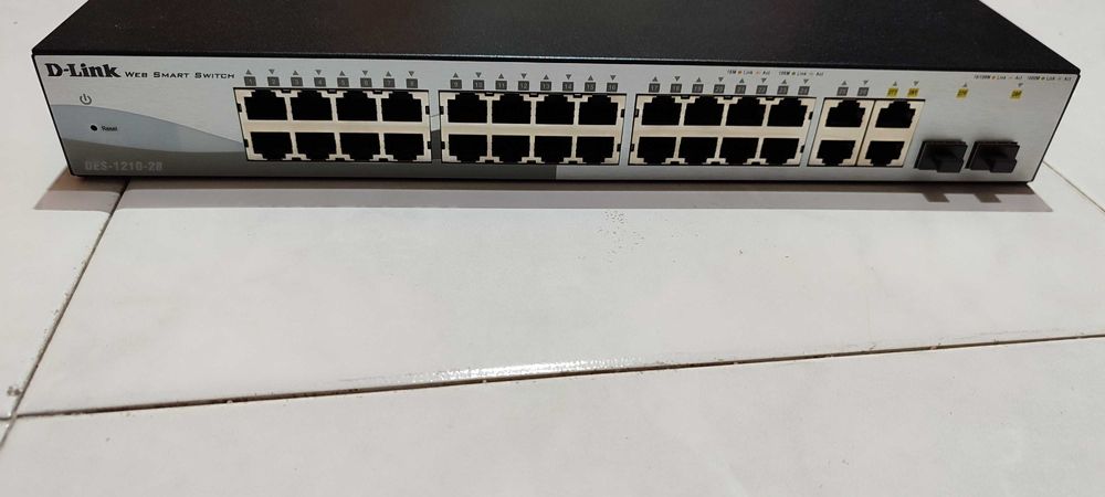 Switch Dlink DES-1210-28