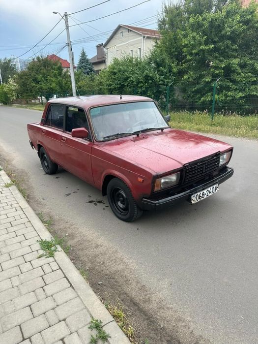 продам Ваз 2107 1990 год 1.6