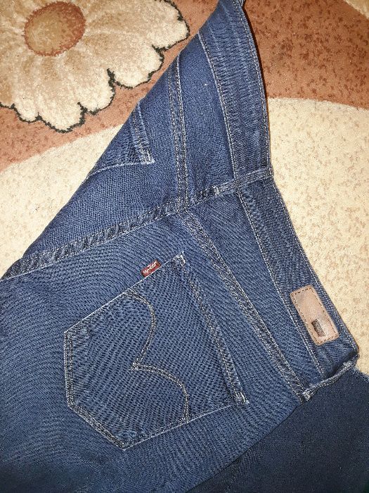 Levi's damskie spodnie jeansowe r. 30