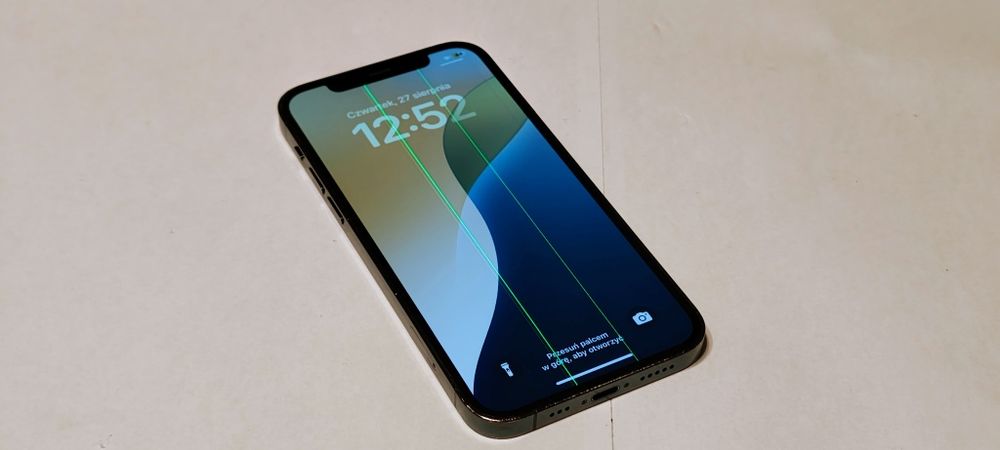 iPhone 12 Pro 128GB z nową bateria - wada ekranu