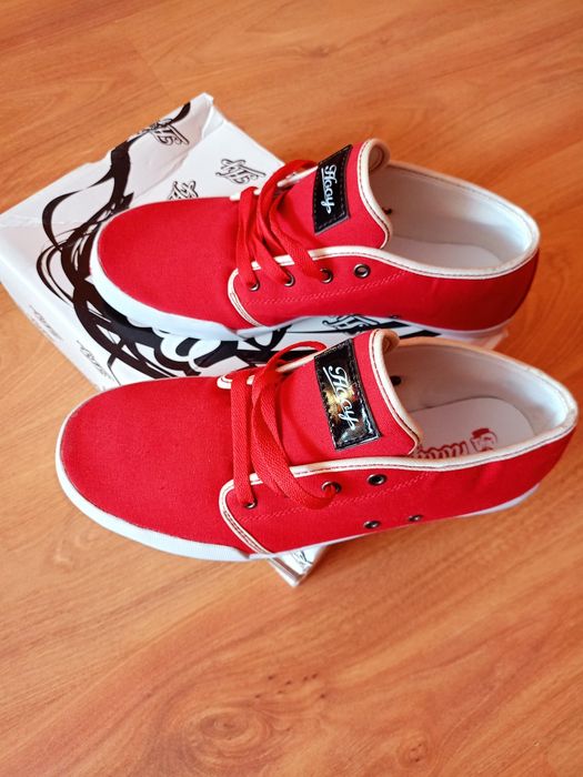 Trampki młodzieżowe Hooy