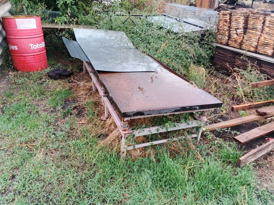 Продам вибростол без двигателя