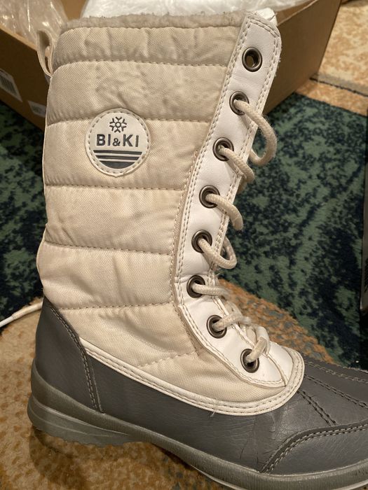 Продаю сапожки детские фирмы Bi&Ki