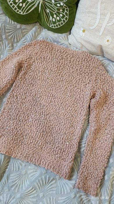 Sweter damski z cekinami błyszczący rozm xs