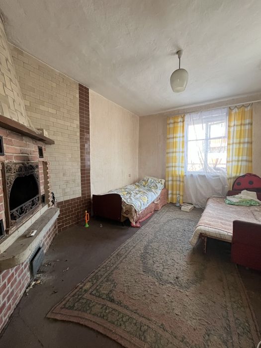 Дача з каміном біля Дніпра