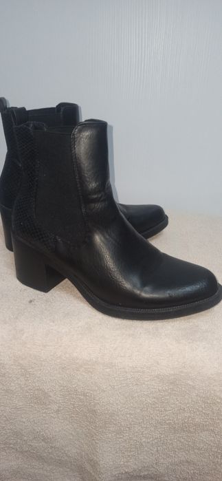 Жіночі шкіряні ботінки