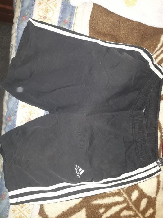 Calções pretos Adidas calções azuis Nike 11 anos cada 5 €