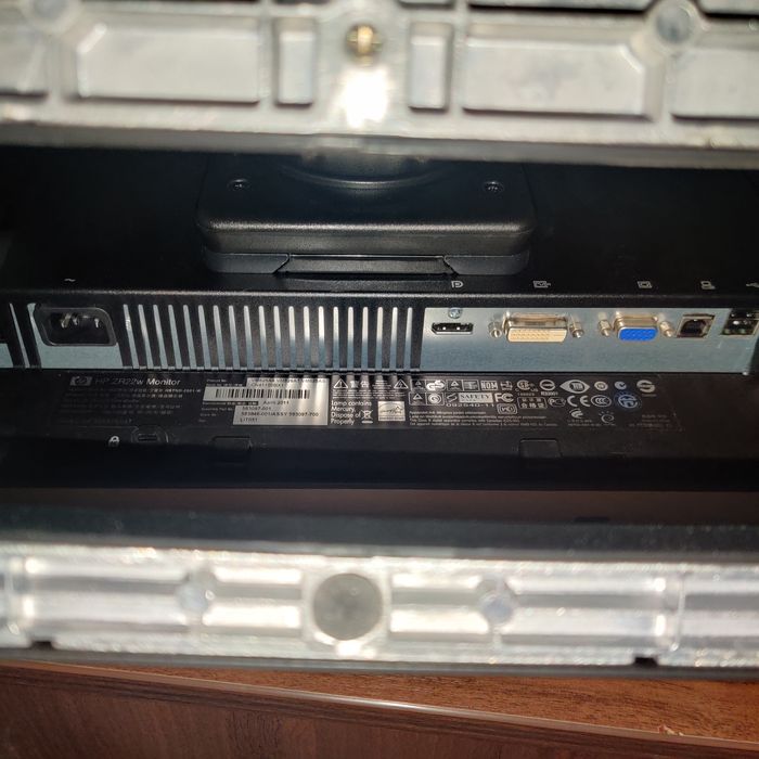 Монитор HP ZR22w