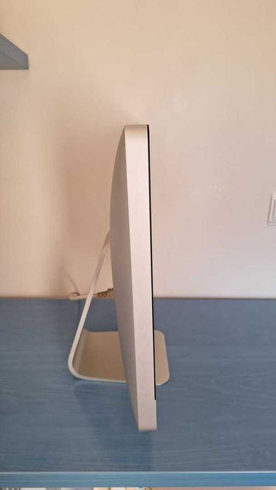 Apple iMac A1311 21.5FHD- Core i5 2.5GHz- 8GB Ram- SSD 512GB