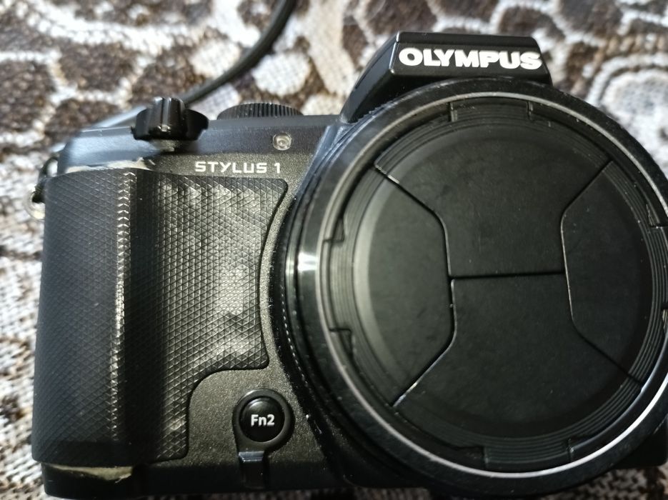 Olympus stylus 1. Sony R1. Nikon D300S. Nikon 18-140
Nikon DX VR