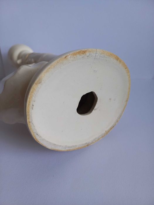 Stara figurka porcelanowa świecznik ecru