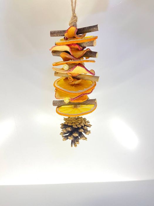 Іграшки для папуг та гризунів. Игрушки для папугаев и грызунов.