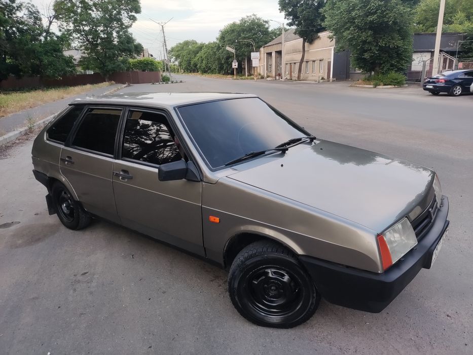 Ваз 2109 на полном ходу.