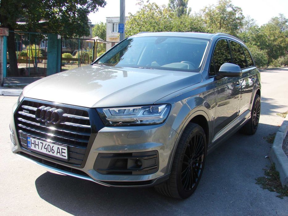 Audi Q7 3.0 турбо 2017 год (7 МЕСТ) на коже с панорамой