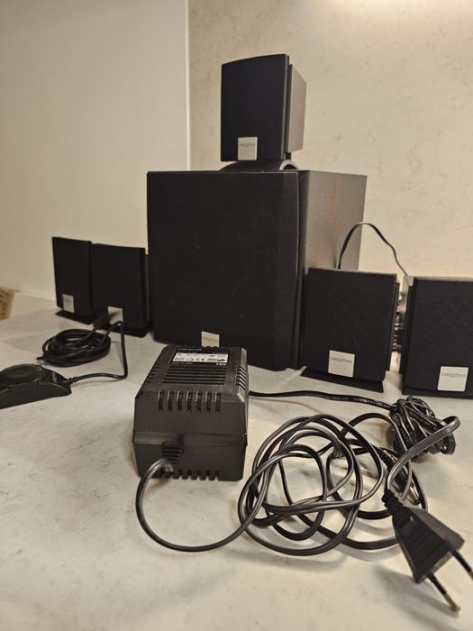 Colunas 5.1 Creative T5300 - em bom estado