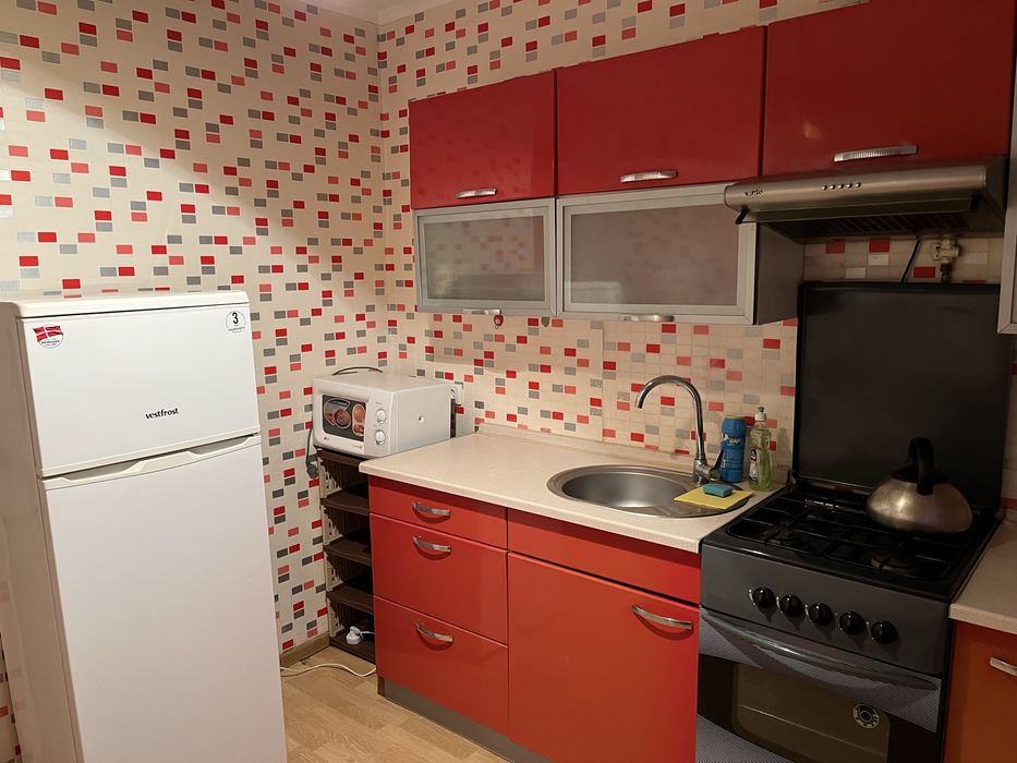 Подобово/ погодинно 1-к квартира,  спальні місця 2+ 1Центр