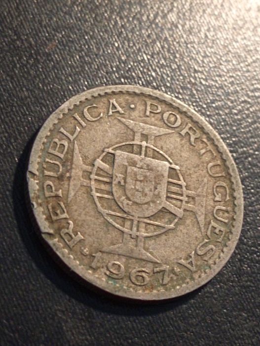 moeda de 2,5 escudos - Angola	1967	-Cupro Niquel - Bela MBC+*