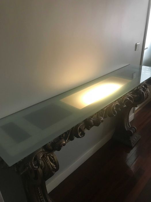 Credência Antiga em Talha Dourada com 3 gavetas.