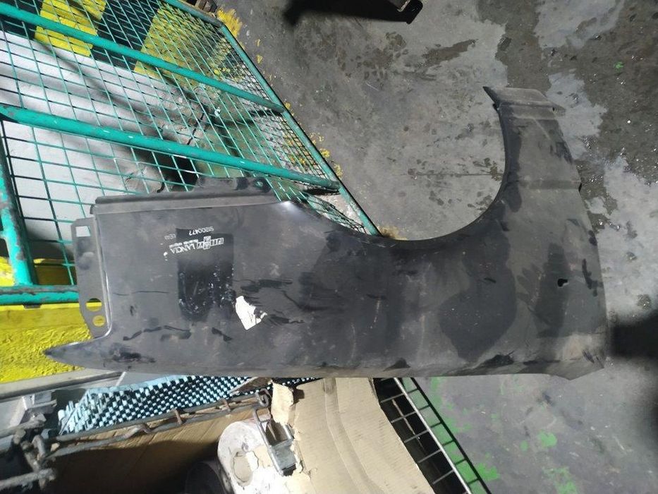 Guarda-Lamas Frente Direito Fiat Uno 146