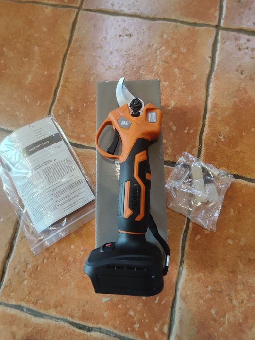 Аккумуляторный секатор ТехАС ТАОЕ-PS25/Тушка/Каркас/Бесщеточный/гар3