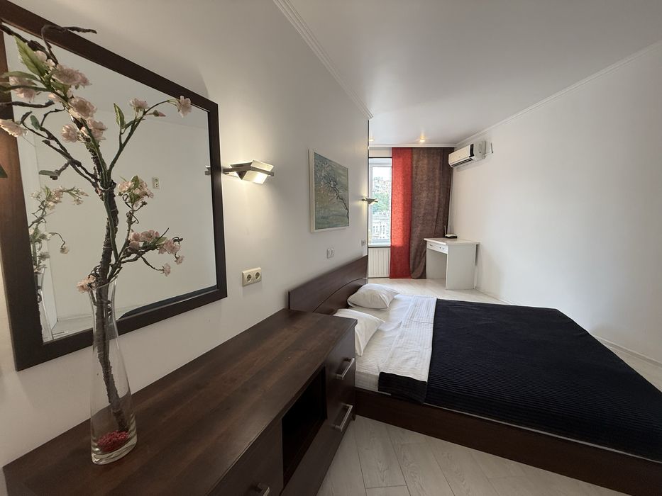 Подобово, Gulliver, Басейна 10, Хрещатик