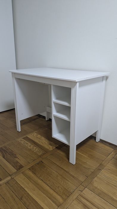 Письмовий стіл ІКЕА BRUSALI