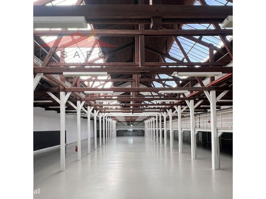 Porto - Arrendamento Armazém