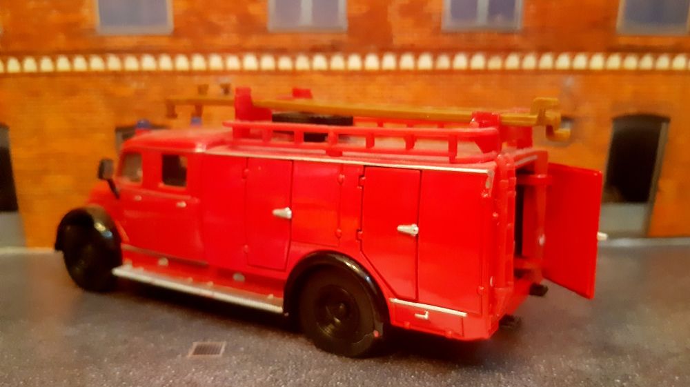 Magirus Deutz bombeiros, SIKU escala 1/50