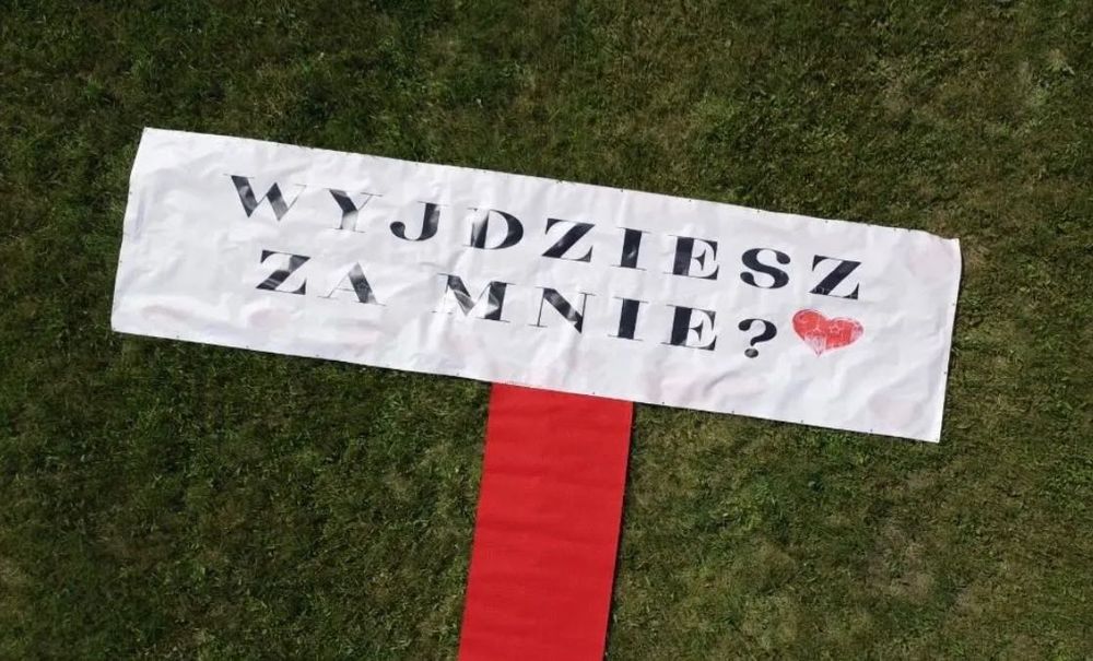 Czerwony dywan - ślub, wesele, targi