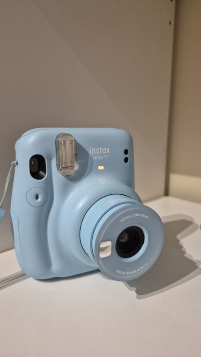 Máquina Instax Mini 11 + Bolsa Azul
