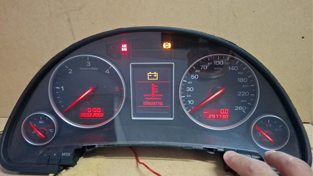 Licznik Audi A4 b6 1.9 TDI 8E0920930R